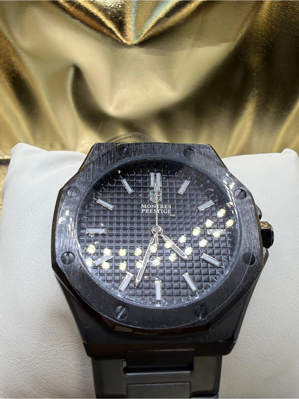 Men's Black Metal Bracelet Watch with Textured Dial